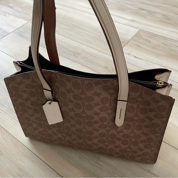 Stunning Authentic Coach Tatum Carryall 40 Bag in Signature - Picture 3 of 16